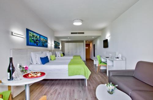 Qawra Hotel | Hotel Santana