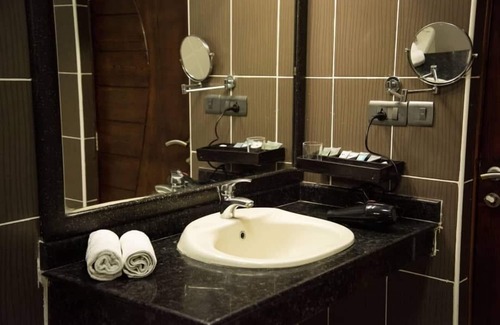 Kisutu Hotel | Hotel Sapphire