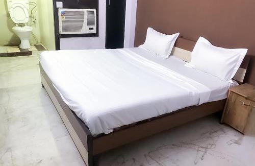 Dwarka Cama Y Desayuno | Hotel Satguru In Dwarka More