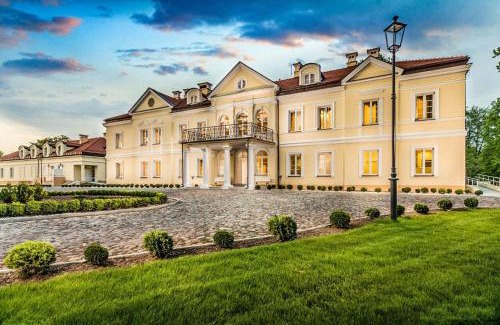 Sobienie Jeziory Complejo | Hotel Sobienie Królewskie