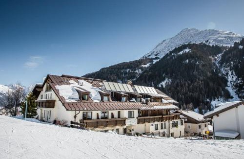 Sankt Anton am Arlberg Hotel | Hotel Sonnenheim
