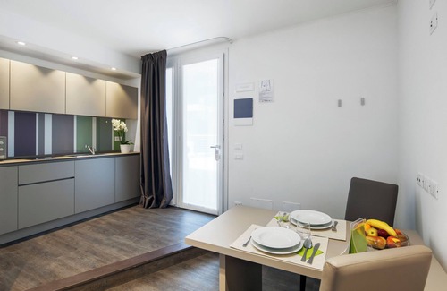 Maggiolina Casa | Hotel Studio Inn Centrale & Milano Urban Padel