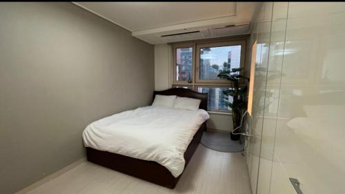 Seocho-dong Apartamento | # Hotel Style # Cozy # Gangnam Plastic # Super Station Area # High-rise City View # Airport Bus # Comfort in the City # Gangnam-daero # Chromecast