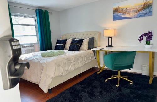 Communipaw Casa | Hotel-Style, No Host, Professionally Managed ID252