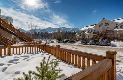 East Kootenay Apartamento | Hotel Style Suite / New Mattress / Private