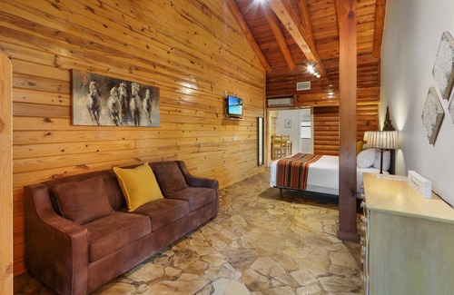 Wimberley Hotel | Hotel Style Suite with Resort Pool, Fire Pit, and Grill