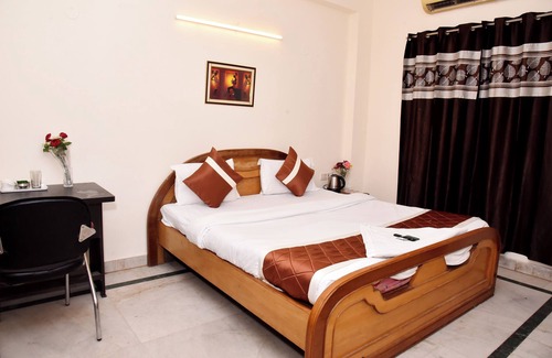 Sector 14 Hotel | Hotel Sunshine