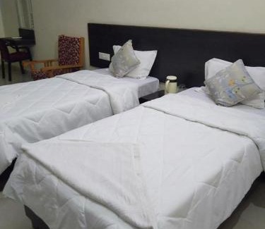 Kushinagar Cama Y Desayuno | Hotel the Ideal