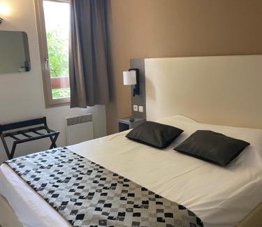 Romans-sur-Isere Hotel | Hotel The Originals Romans-sur-Isère Le Clos des Tanneurs