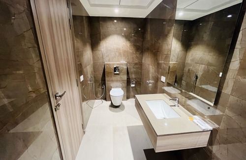 Sigra Hotel | HOTEL THE ROYAL VISTA