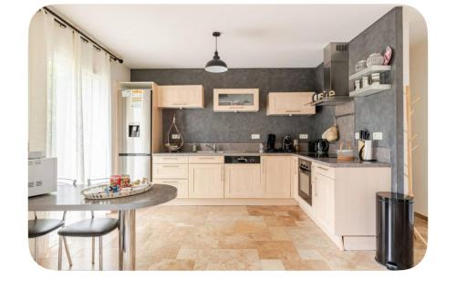 Thiron-Gardais Hotel | Hôtel Thiron Gardais