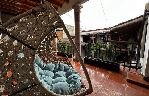 Santa Maria Ahuacatlan Apartamento | Hotel type room, one block from Lake 10