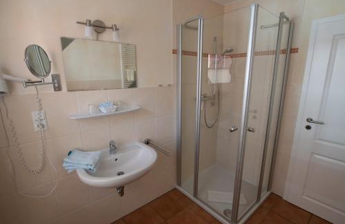 Neuharlingersiel Apartamento | Hotel und Ferienwohnung Rodenbäck