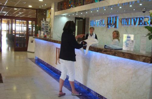 Roses Town Center Hotel | Hotel Univers