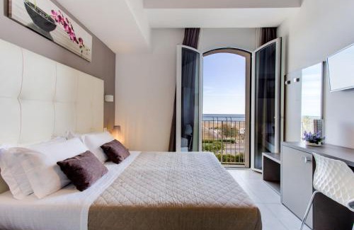 Marina Centro Hotel | Hotel Villa Augustea