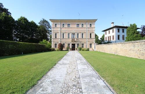 Vazzola Hotel | Hotel Villa Maternini
