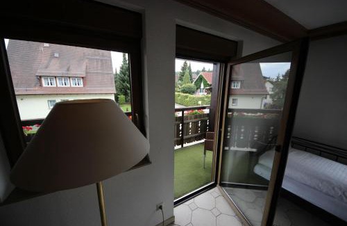 Donaueschingen Hotel | Hotel Waldblick BSR Garten mit Pavillons im Schwarzwald, ideal für Paare, Familien, Hunde