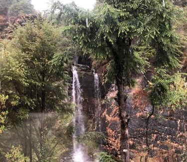 Namche Bazaar Casa | Hotel waterfall