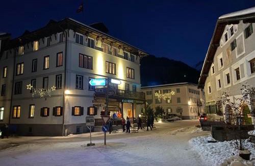 Berguen Hotel | Hotel Weisses Kreuz Bergün