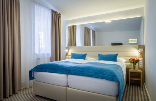 Zizkov Hotel | Hotel White Lion
