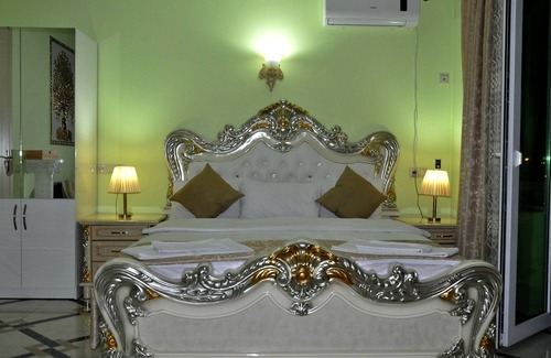 Vake-Saburtalo Hotel | Hotel White Palace