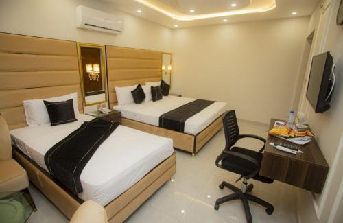 Gulberg Hotel | Hotel white season Gulberg