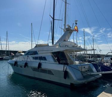 Sant Adria de Besos Alquiler De Eote | Hotel Yacht Sherte