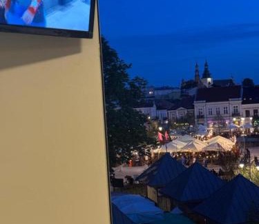 Kielce Casa | Hotelowe Pokoje Paris -RYNEK CENTRUM- City One