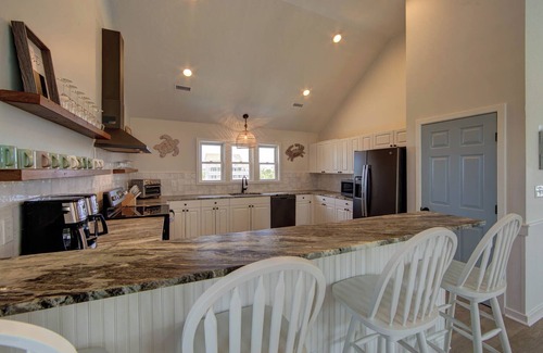Wind Over Waves Casa | Hotter Otter-6 beds-private pool/hot tub-stunning sunsets-kid/pet friendly!