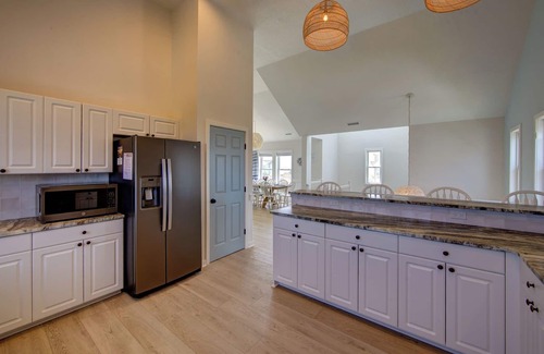 Wind Over Waves Casa | Hotter Otter-6 beds-private pool/hot tub-stunning sunsets-kid/pet friendly!