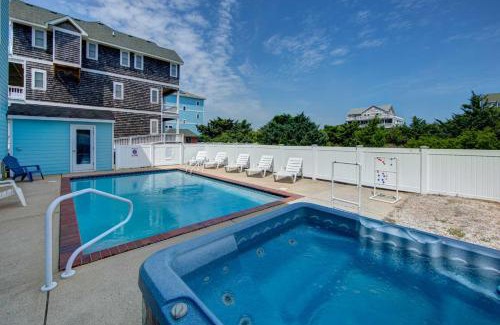 Wind Over Waves Casa | Hotter Otter-6 beds-private pool-kid/pet friendly-walk to beach!