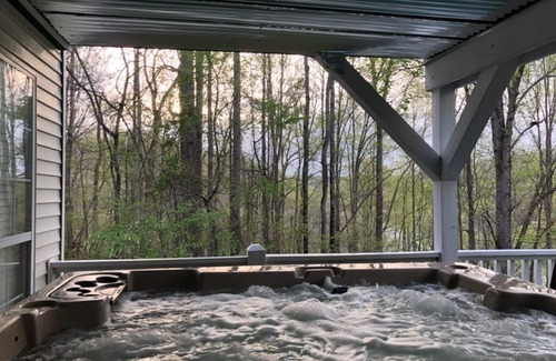 Smithville Casa | HotTUB 5 KINGs Sauna Kayaks Arcade Sleeps 17 Lake+Beach Area