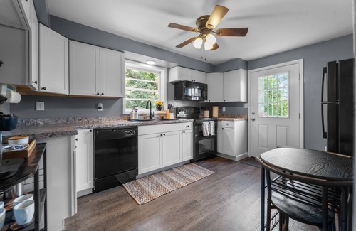 Linden Casa | 🔥 Hottub + 🐕 friendly + 🏔️ view + Skyline Dr + Wineries