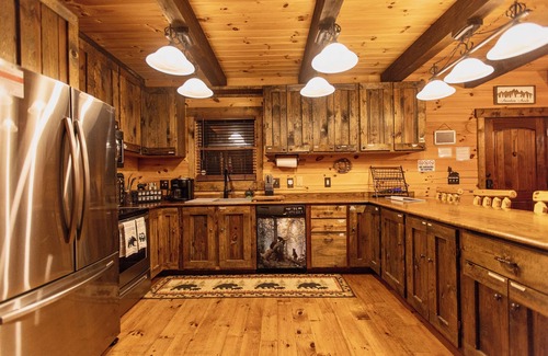 Mount Jackson Cabina | HotTub, Gym, Theater, PetFriendly, 8min to slopes!