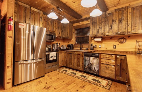 Mount Jackson Cabina | HotTub, Gym, Theater, PetFriendly, 8min to slopes!