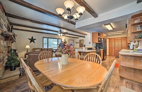 Houghton Lake Cabaña | Houghton Lake Cottage Escape w/ Patio!