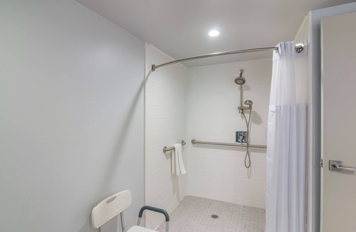 Bakersfield Hotel | Hourglass Hotel, Ascend Hotel Collection