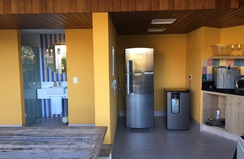 Downtown Buzios Casa | CASA 04 SUITES, WiFi, PISCINA, CHURRASQUEIRA Y HIDRO, 300M DE LA CALLE DE LAS PIEDRAS