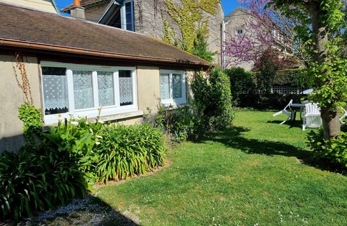 Luc-sur-Mer Apartamento | House 100 m from the sea.