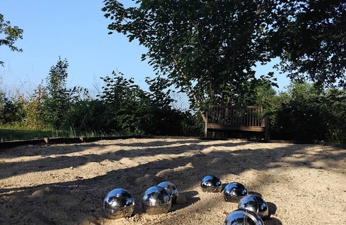Chevigny-en-Valiere Casa | House 2.4.6 persons with swimming pool, petanque court near Beaune Vignoble