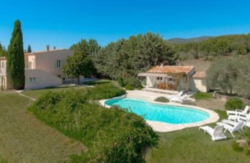 Lourmarin Villa | House 2 steps from lourmarin in absolute calm with swimming pool and pool house