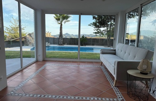Palleja Casa | HOUSE 20km from BARCELONA, WITH SAUNA AND PRIVATE POOL. SEA AND MOUNTAIN VIEWS.