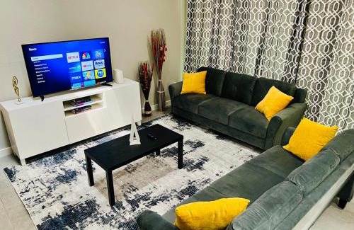 Loughman Casa | House 3-Bed 2,5-Bath FREE Parking with Washer Dryer inside