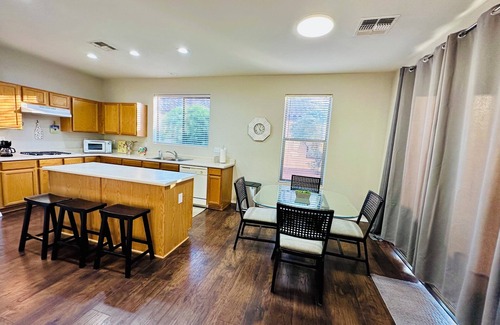 Surprise Casa | House- 3 Bedroom/ Loft/ 2 full bath/ 1 half bath