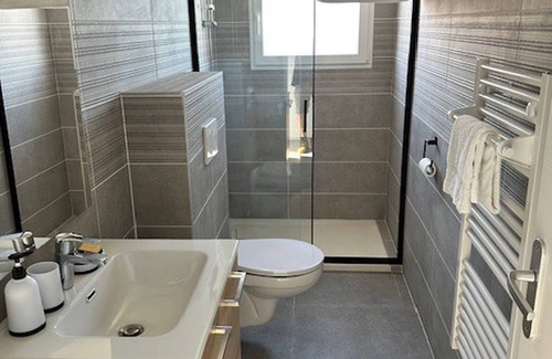 Satolas-et-Bonce Apartamento | House 30 With 5 Bedrooms Lechaffardcom