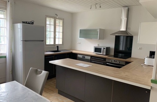 Denneville Casa | House 30m from the beach - 11 to 15 people - sea view from the first floor - dogs accepted