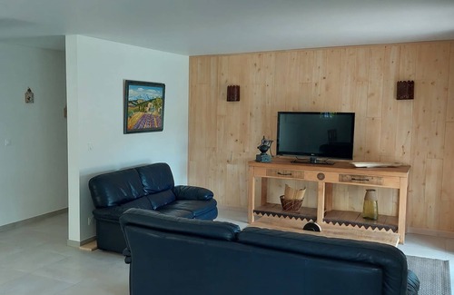 Saint-Martin-de-Crau Casa | Toda la casa (4 + 2 pers) con aire acondicionado en terreno cerrado, opción de piscina posible