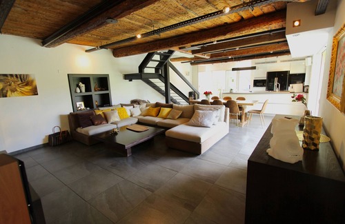 Cuers Casa | House 4 bedrooms-8 persons-large living room-2 bathrooms-garden and private pool