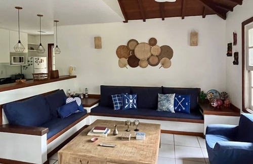 Buzios Casa | Casa 4 bdr Condo centro cerrado Bz