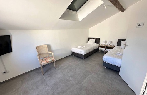 Satolas-et-Bonce Apartamento | House 40 With 5 Bedrooms Lechaffardcom